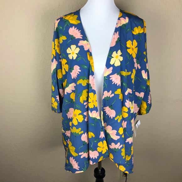 Lularoe Lindsay floral Kimono Top - Picture 1 of 7